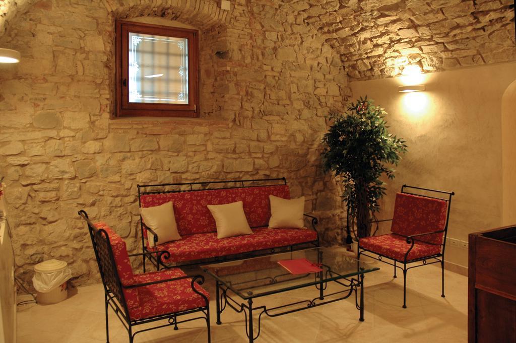 Hotel Palazzo Squarcialupi كاستيلّينا إنْ كْيانت المظهر الخارجي الصورة
