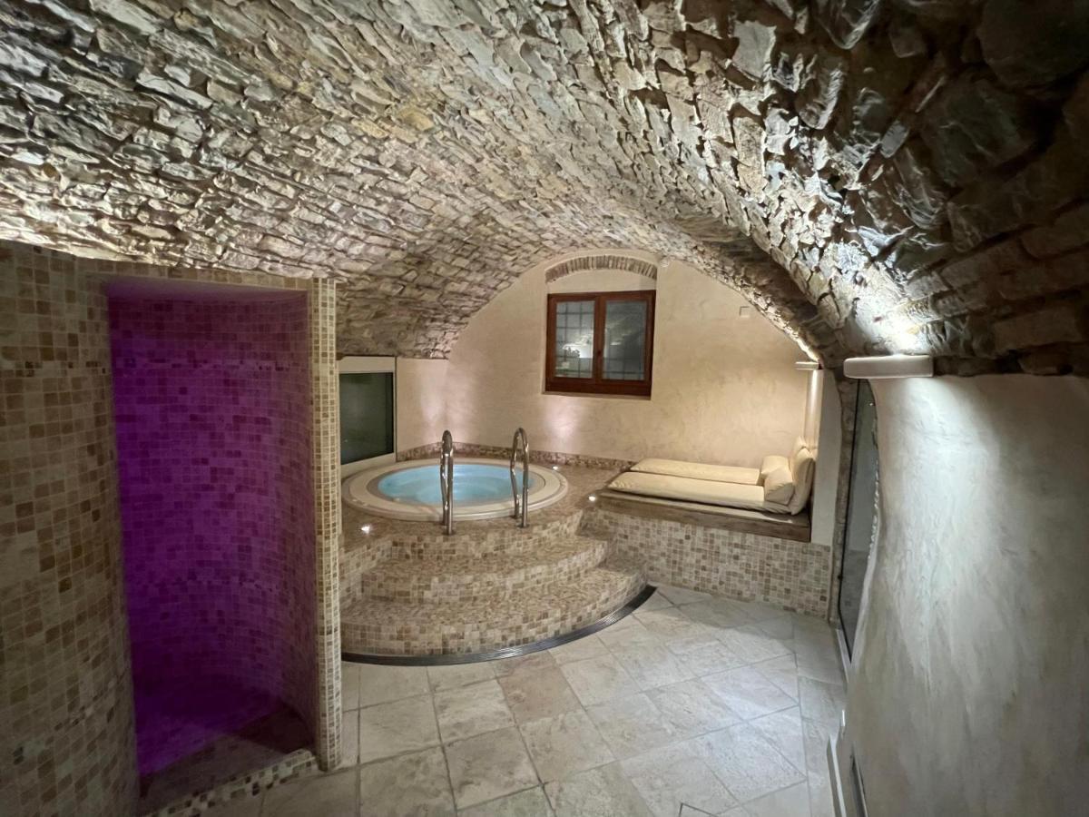 Hotel Palazzo Squarcialupi كاستيلّينا إنْ كْيانت المظهر الخارجي الصورة