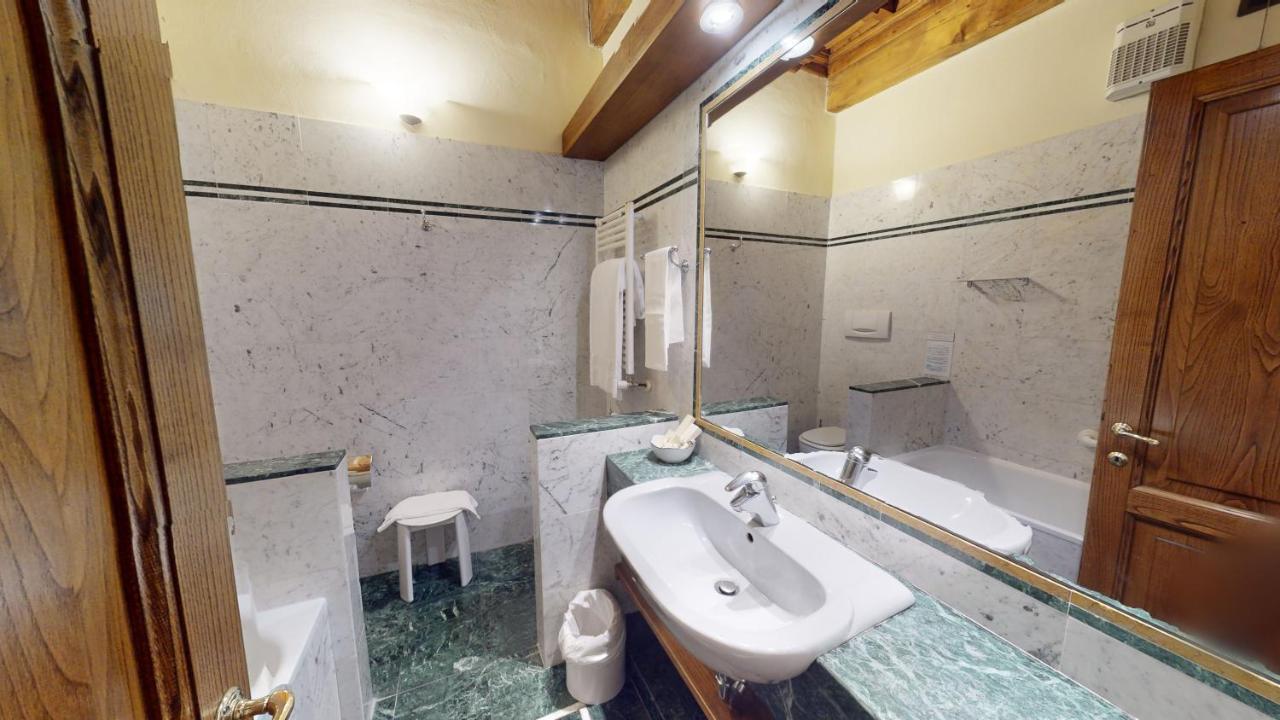 Hotel Palazzo Squarcialupi كاستيلّينا إنْ كْيانت المظهر الخارجي الصورة