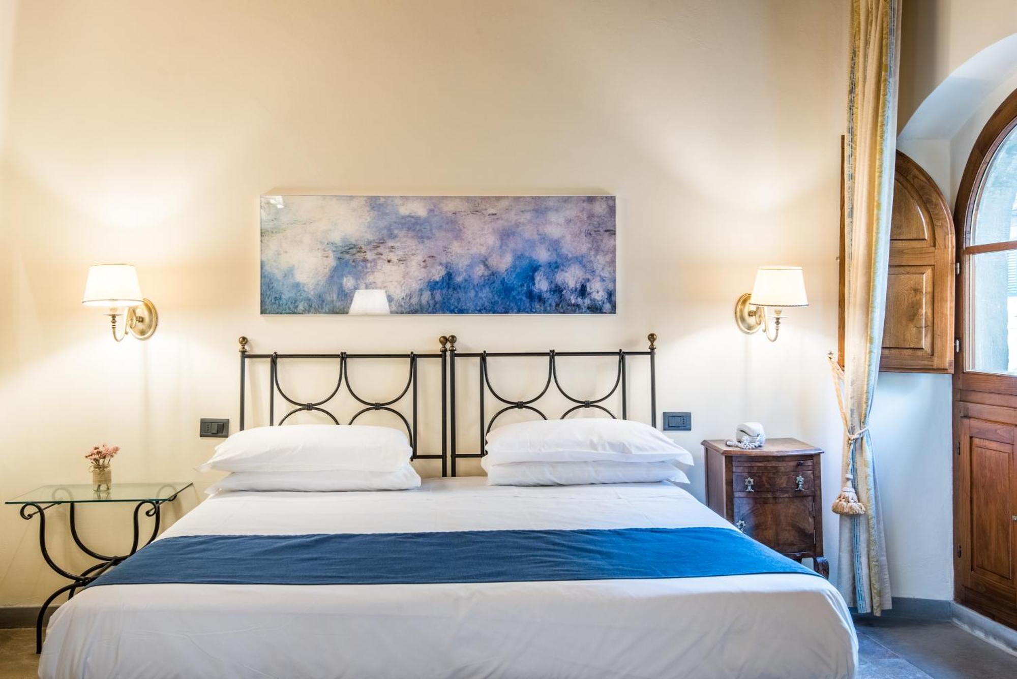 Hotel Palazzo Squarcialupi كاستيلّينا إنْ كْيانت المظهر الخارجي الصورة