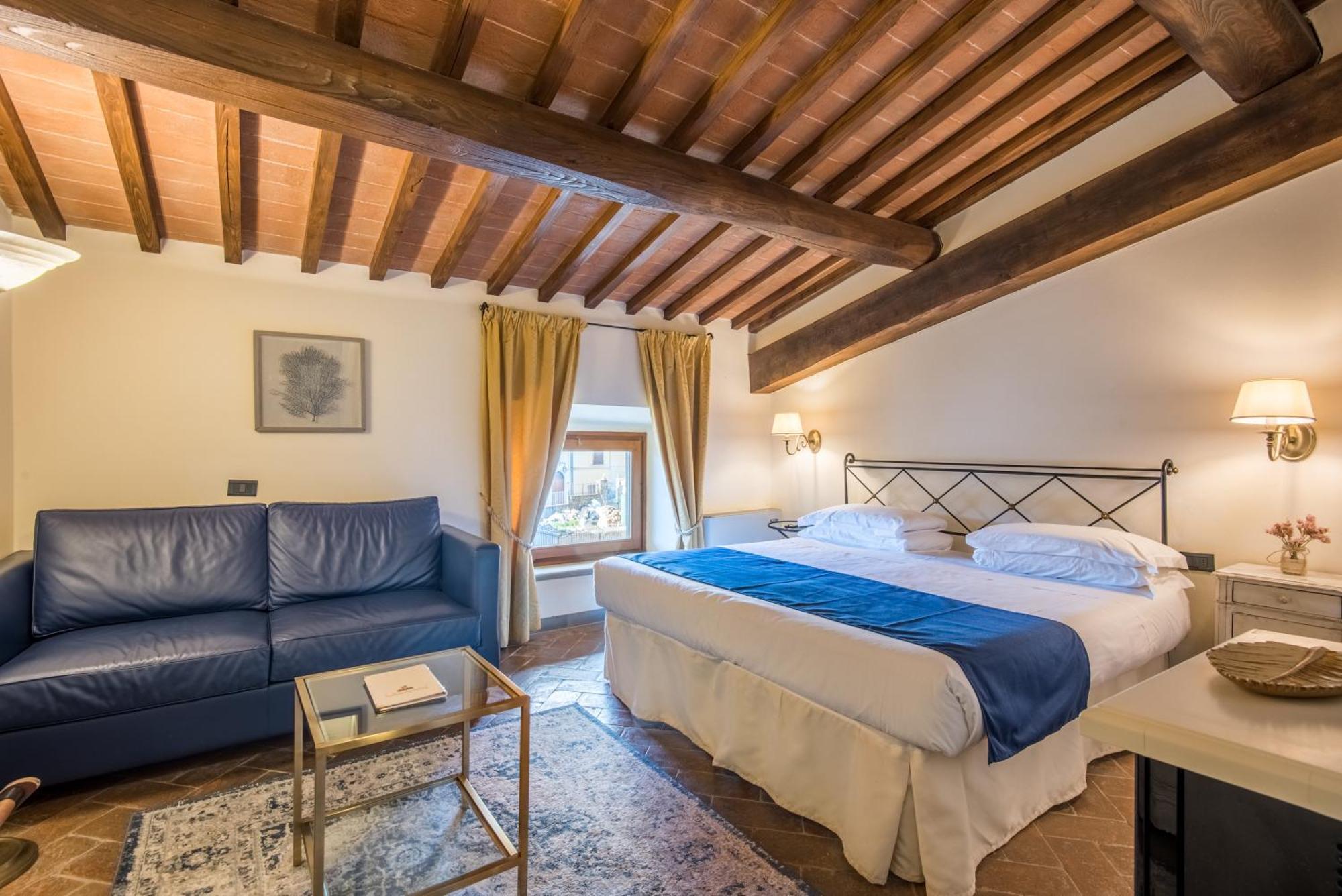 Hotel Palazzo Squarcialupi كاستيلّينا إنْ كْيانت المظهر الخارجي الصورة